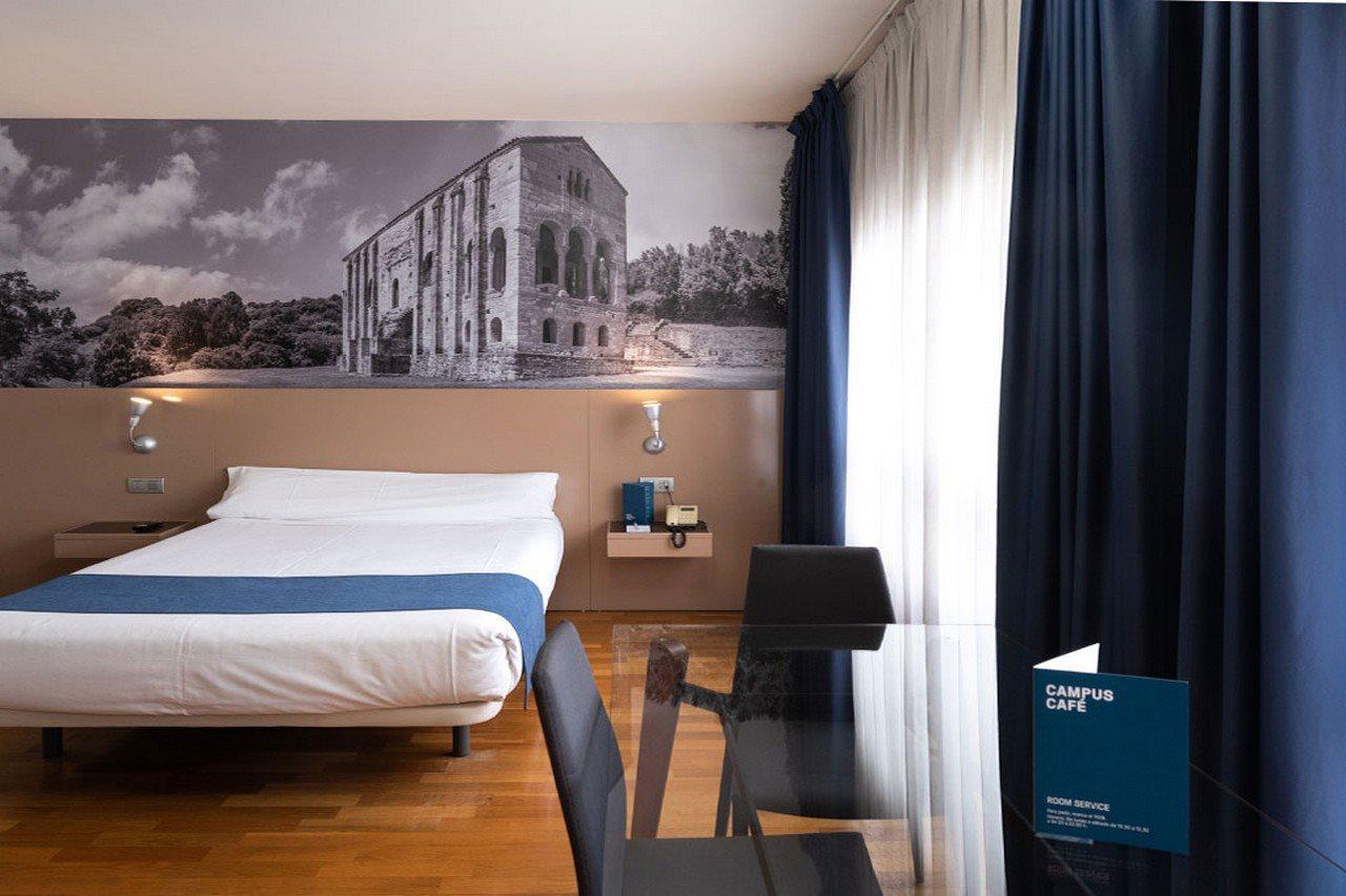 Aparthotel Campus Oviedo Exteriér fotografie