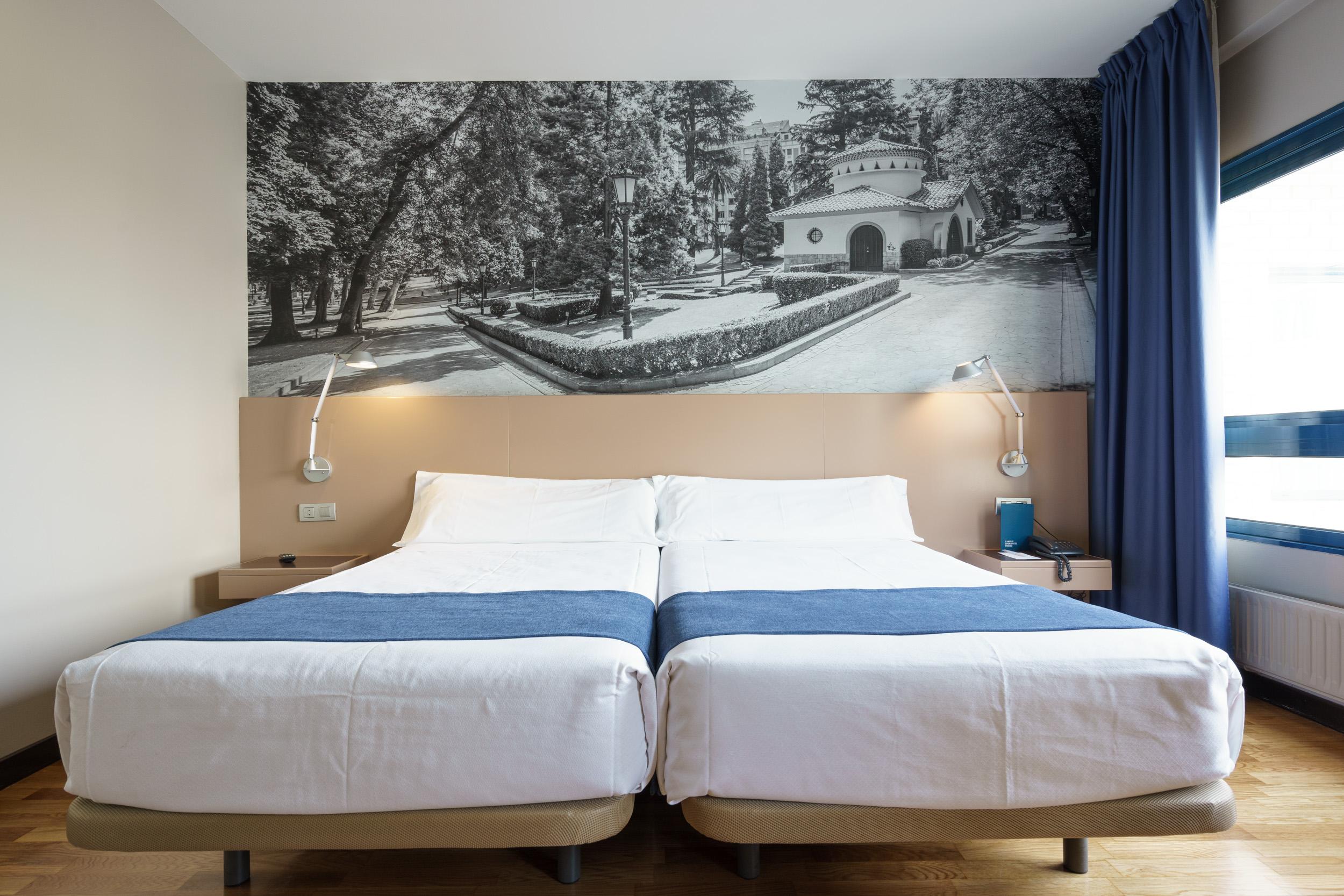 Aparthotel Campus Oviedo Exteriér fotografie