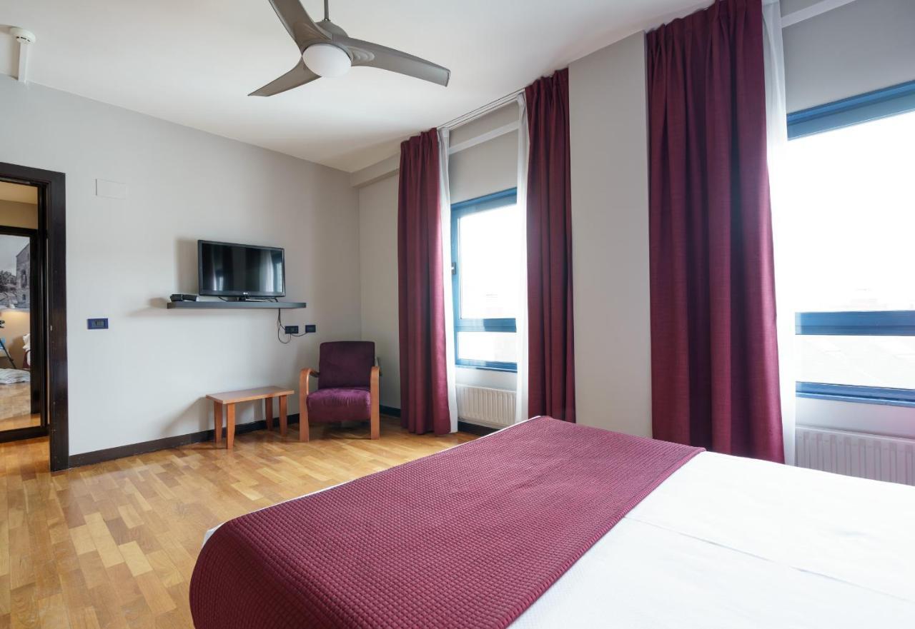 Aparthotel Campus Oviedo Exteriér fotografie