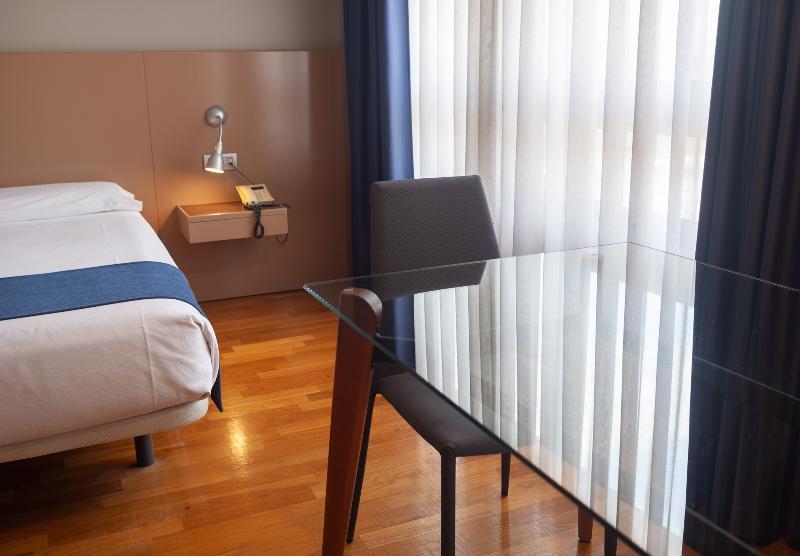 Aparthotel Campus Oviedo Exteriér fotografie